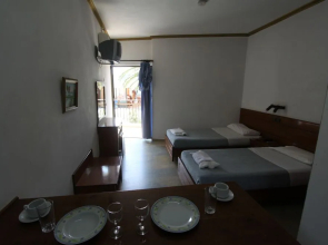 Maria' s Beach Apartments