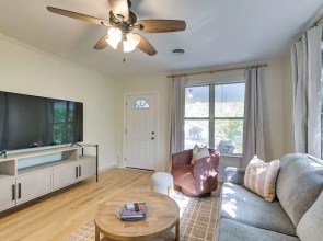 Centrally Located Home ~ Steps to Oxford Square!