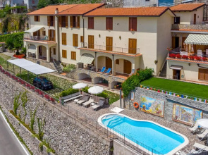 Appartamento Ilaria Sleeps 6 Pool con Wi-Fi