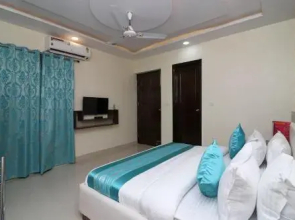 Oyo 15085 Rudra Inn