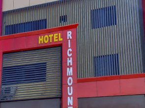 Capital O 71614 Hotel Rich Mount