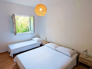 Leana Apartments , Island of Brač