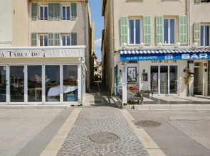 Bright flat classified with 2 in the centre of Cassis - Welkeys