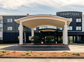 Courtyard by Marriott Brunswick