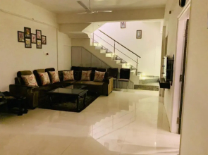 The Retreat-Glasshouse bungalow