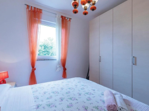 Beautiful Apartment in Porec With Wifi and 2 Bedrooms