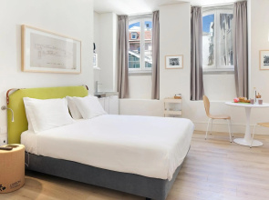 Lisbon Serviced Apartments - Ascensor da Bica