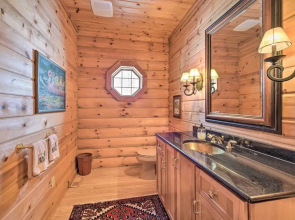 Spacious House W/ Boat Dock On Red Cedar Lake