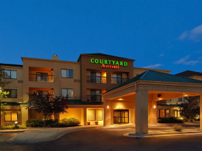 Courtyard Grand Rapids Airport