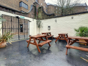 PubLove @ The Steam Engine - Hostel