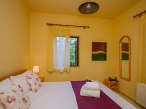 Persephone Cottage by AgroHolidays
