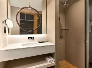 Mercure Dubai Gold District