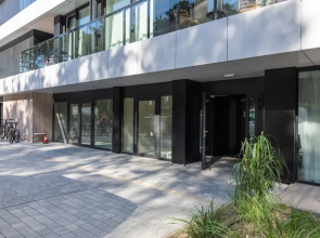 Shellter Suita Flora by Renters Prestige