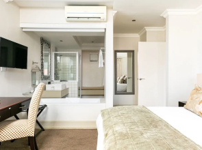 Harbour Square Hotel