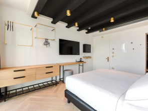 MaisonMe Boutique Hotel - Adults Only