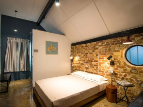 The Brownstone Hostel & Space