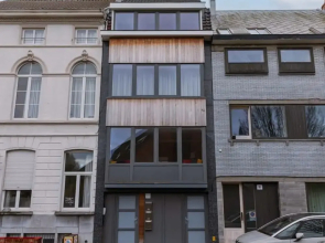 Homely Duplex Near Historic City Center Station