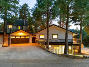 Chic Alpine Hideaway: Hiking, Skiing + Exploring!