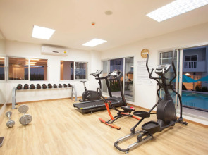 Отель Recenta Suite Phuket Suanluang