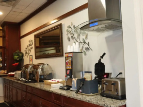 Ramada By Wyndham Lansing Hotel & Conference Center