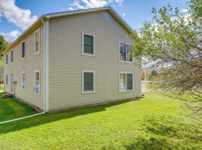 Peaceful Catskills Condo w/ Deck + Mountain View!