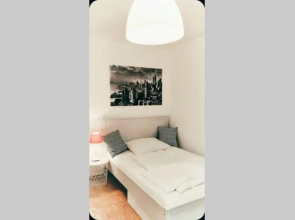 THE POPCORN - tram station to the OPERA 1 min away