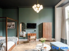 Tyndall's  Park | Four Poster Studio - No.2