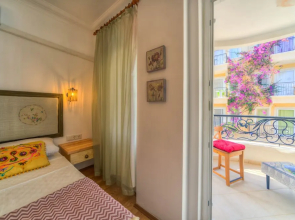 Luna Apartment