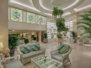 Au Lac Charner Hotel