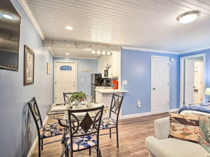 Updated Williamstown Apartment With Kitchen!