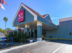 Econo Lodge Tampa near Busch Gardens