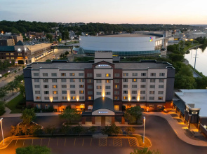 Wyndham Moline on John Deere Commons