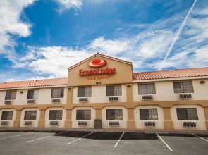 Econo Lodge Inn & Suites El Paso West