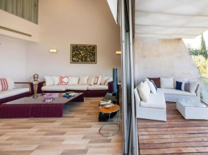 Regal Home With Shared Pool Near Beach in Bodrum