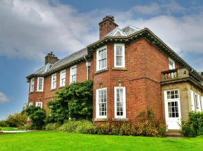 Edwardian Country House - 9 Bed, Sleeping up to 21