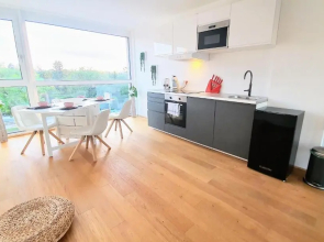 Rooftop Terrace, free garage parking and Pool!