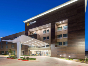 La Quinta Inn & Suites by Wyndham Round Rock East