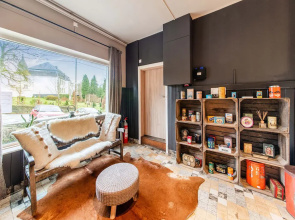 Beautiful Group House With Large Garden