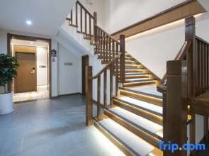 Yashan Hotel (Guling Street, Lushan Scenic Area)