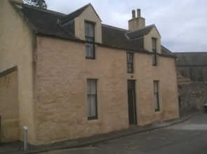 Traditional 2 Bedroom Church Gatehouse