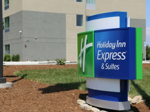 Holiday Inn Express & Suites Hendersonville SE - Flat Rock by IHG