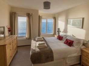 Observation Apartment On The Beach