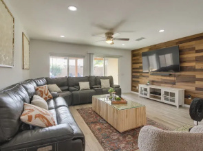 Game Room, Hot Tub & Gas Grill: Chic Indio Oasis!