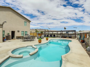 Welcoming Bullhead City Home w/ Pool & Game Room!