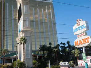Motel 8 Plus