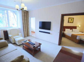 Отель Вэйлер