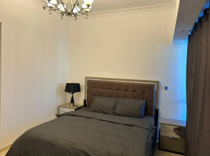 Room in Guest Room - Huge Master Room With Private Balcony