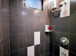 Steven's Place by RedDoorz