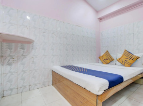 SPOT ON MUM2048 Gulzar Hotel