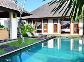 The Khayangan Dreams Villa Umalas